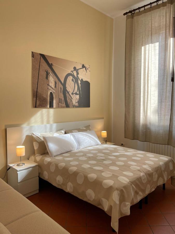 Downtown - Camere In Centro Ferrara Exterior photo