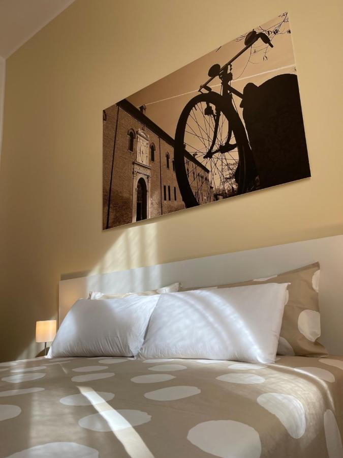 Downtown - Camere In Centro Ferrara Exterior photo