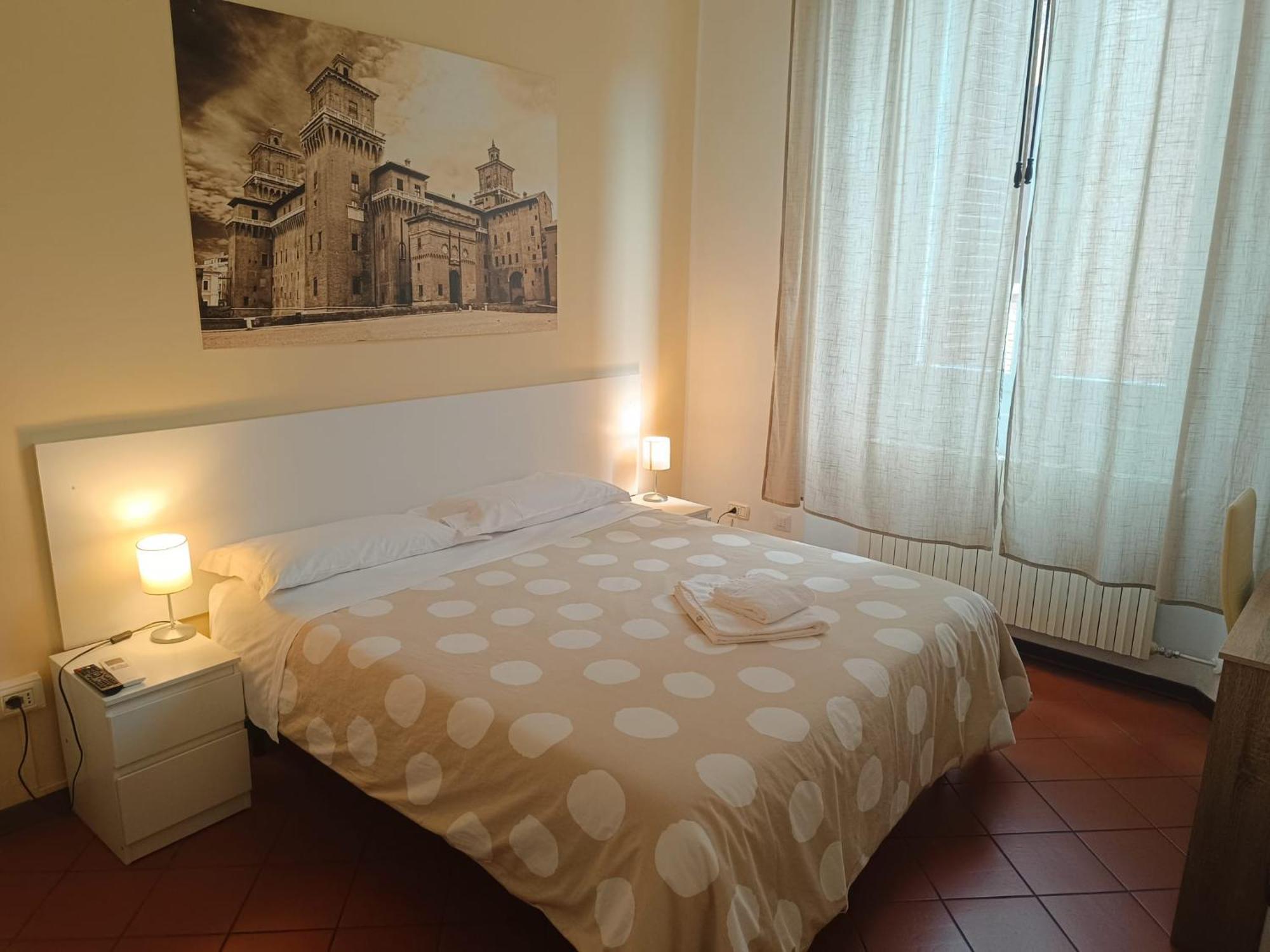 Downtown - Camere In Centro Ferrara Exterior photo